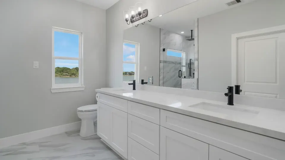 Bathroom Remodeling project by Maverick Remodeling, photo 9