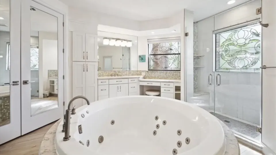 Bathroom Remodeling project by Maverick Remodeling, photo 10
